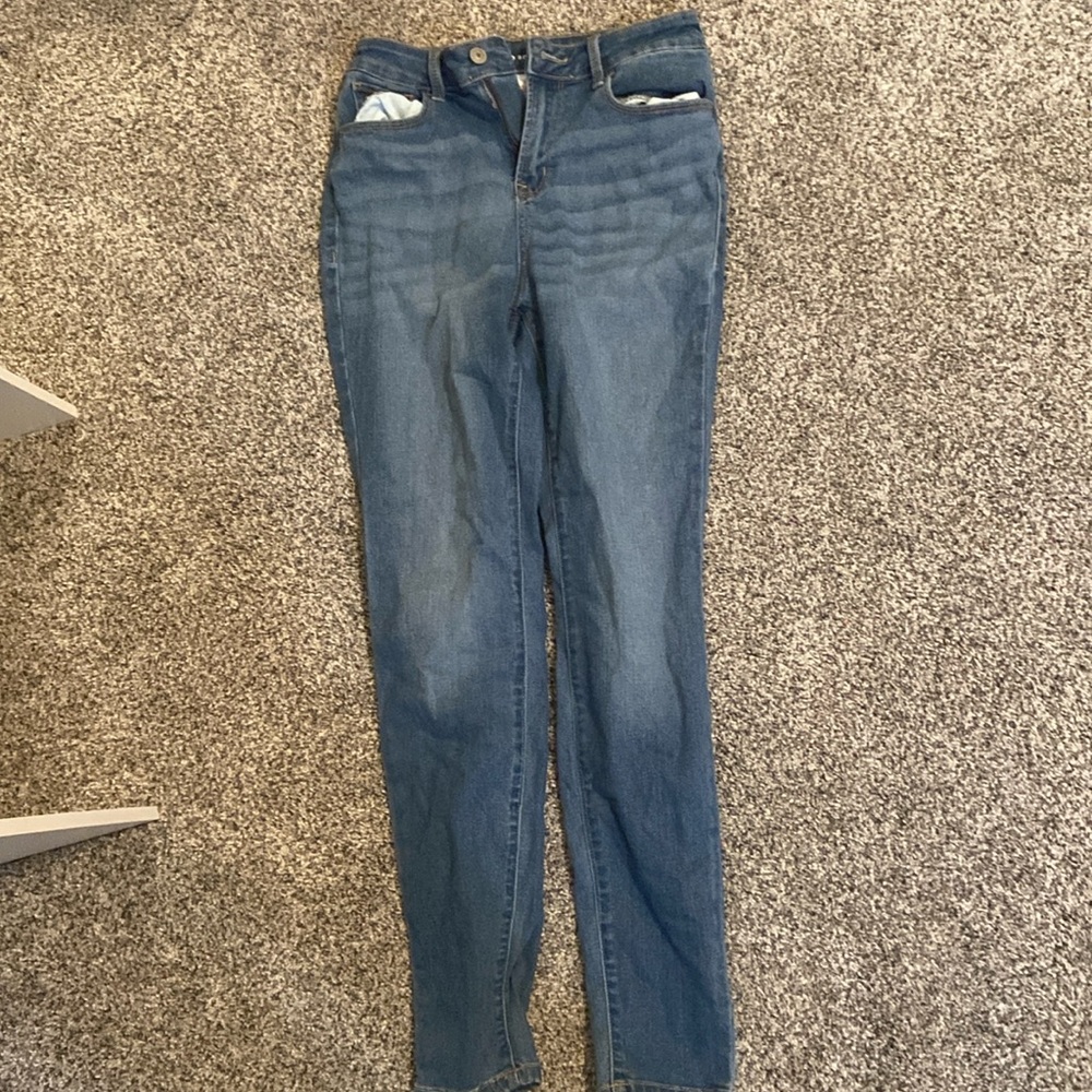 NO BOUNDARIES Blue jeans